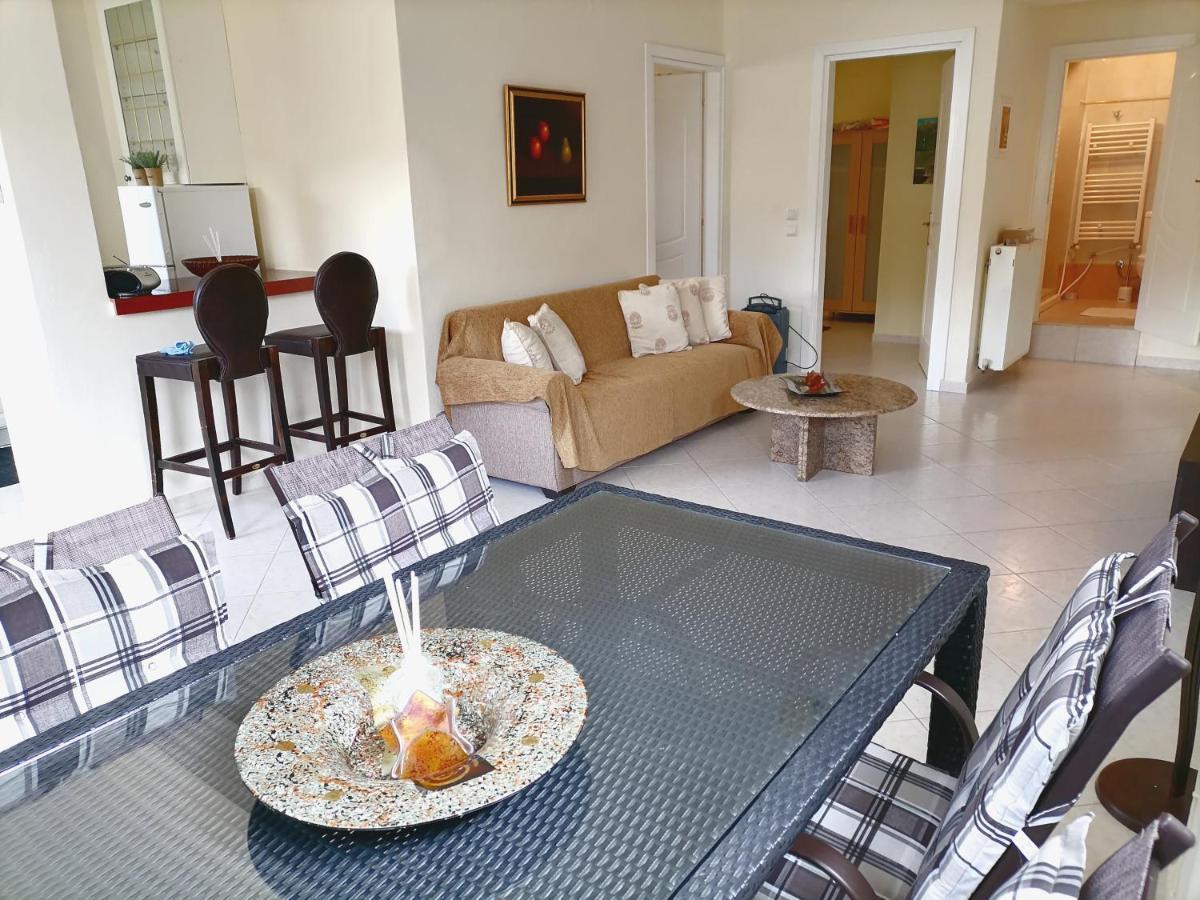 Tini'S Apartment Nea Iraklitsa Eksteriør bilde